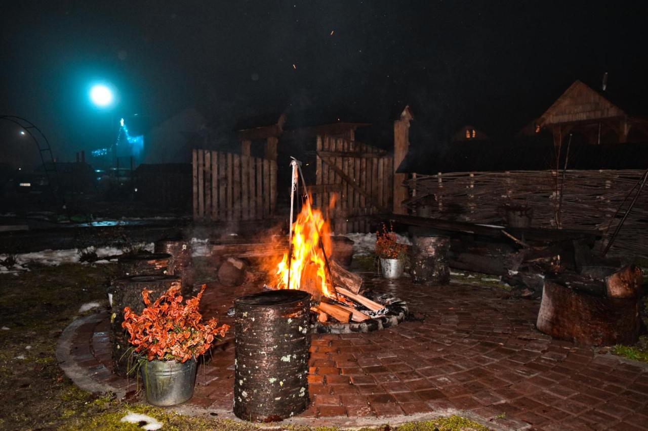 Vila Casutele Bunicii Ocna Şugatag Exteriér fotografie