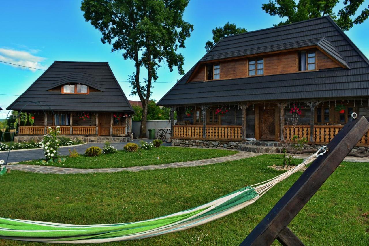 Vila Casutele Bunicii Ocna Şugatag Exteriér fotografie