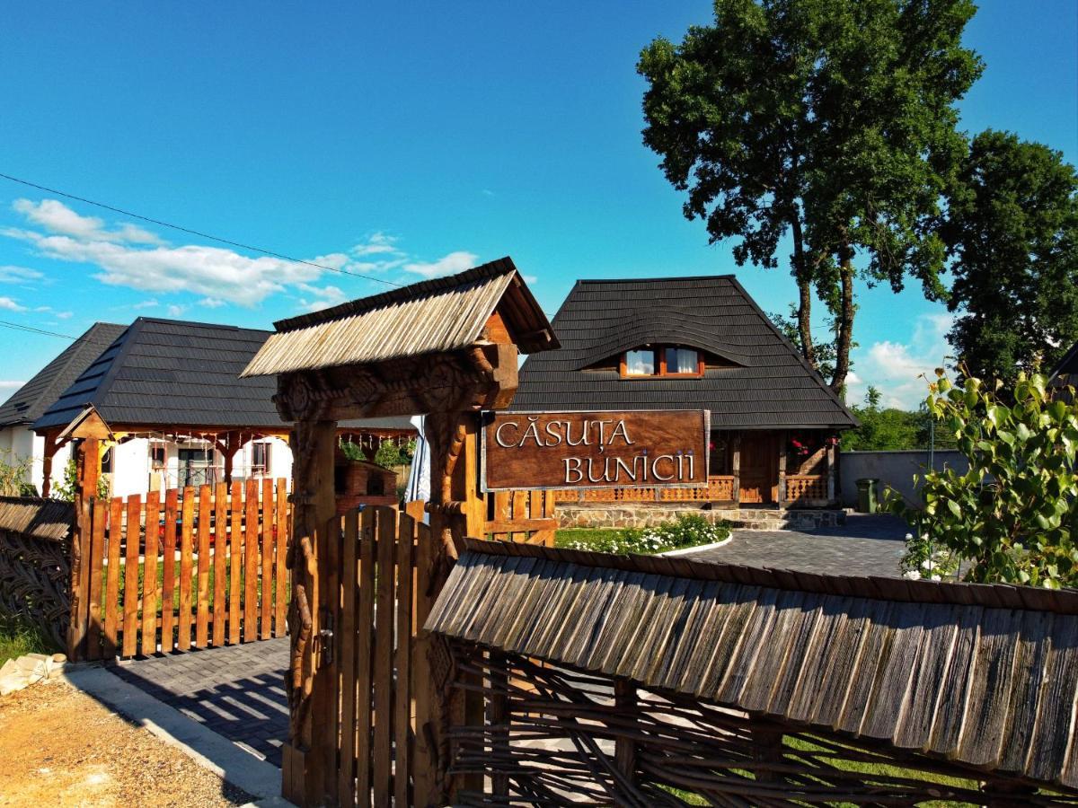 Vila Casutele Bunicii Ocna Şugatag Exteriér fotografie