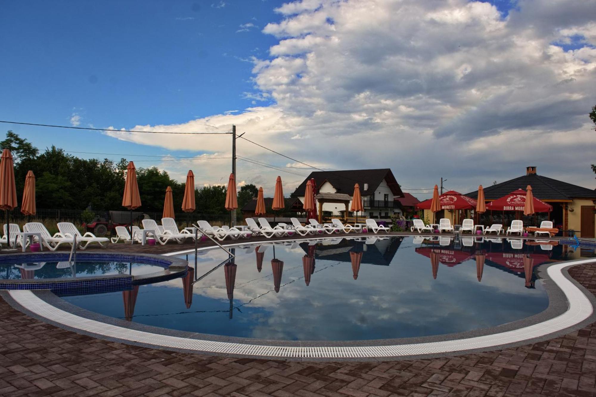 Vila Casutele Bunicii Ocna Şugatag Exteriér fotografie